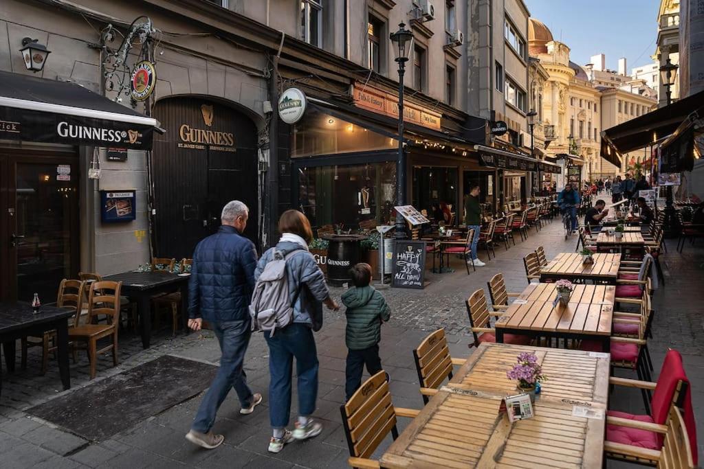 Old City Apartment - Self Check-In Бухарест Экстерьер фото