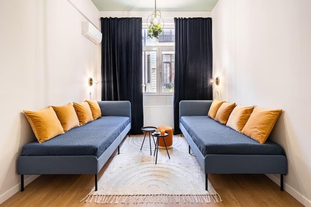 Old City Apartment - Self Check-In Бухарест Экстерьер фото