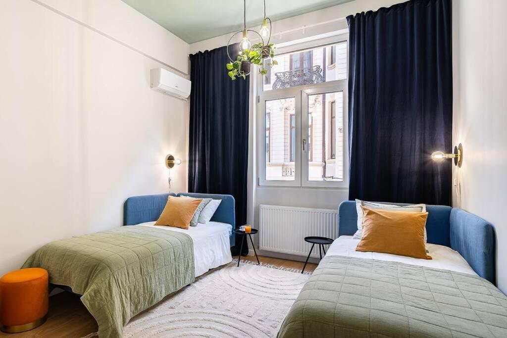 Old City Apartment - Self Check-In Бухарест Экстерьер фото